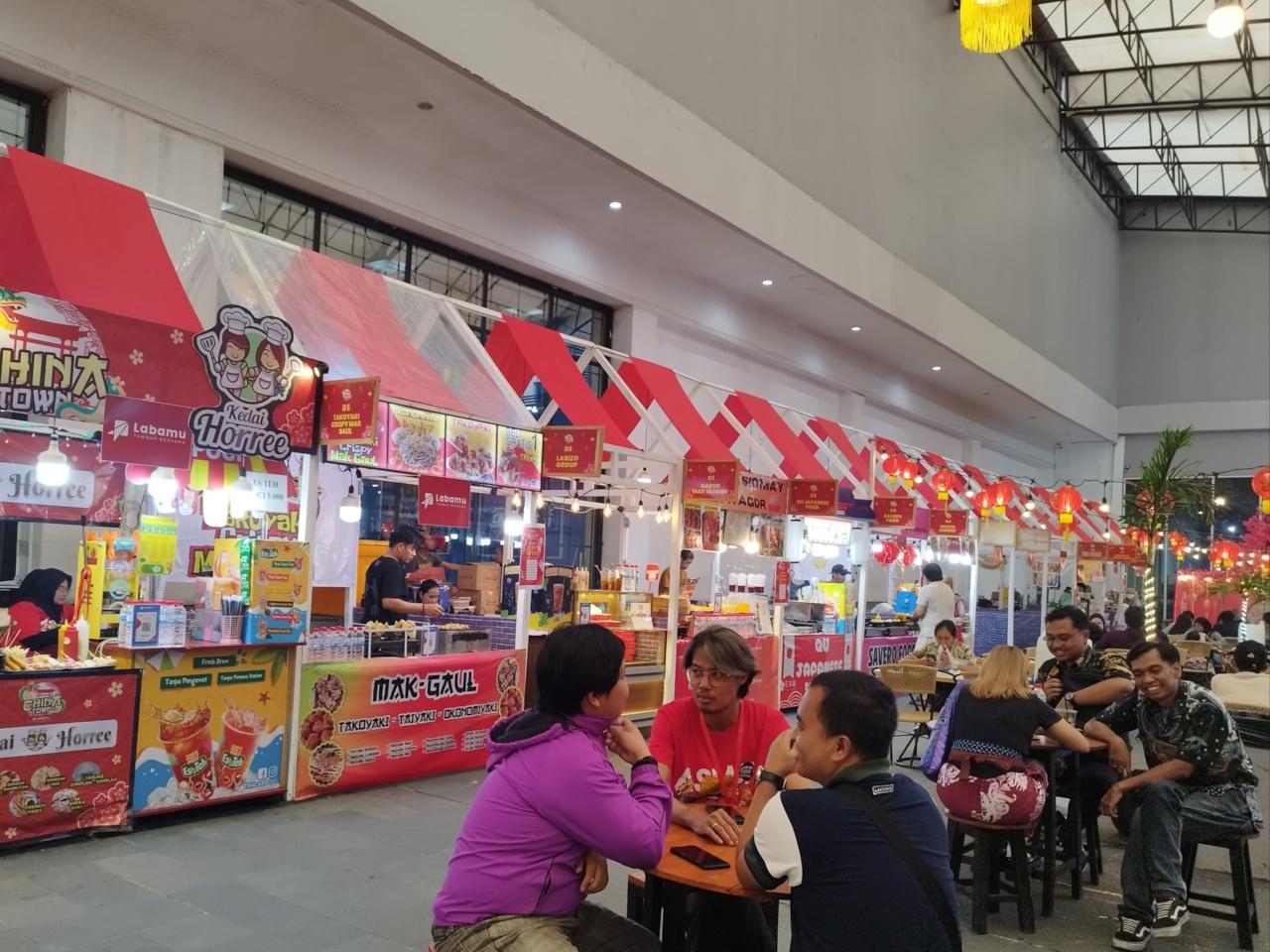 Pelaku UMKM di DIY Mengikuti Festival Oriental Food China Town, di Sleman City Hall, Yogyakarta.