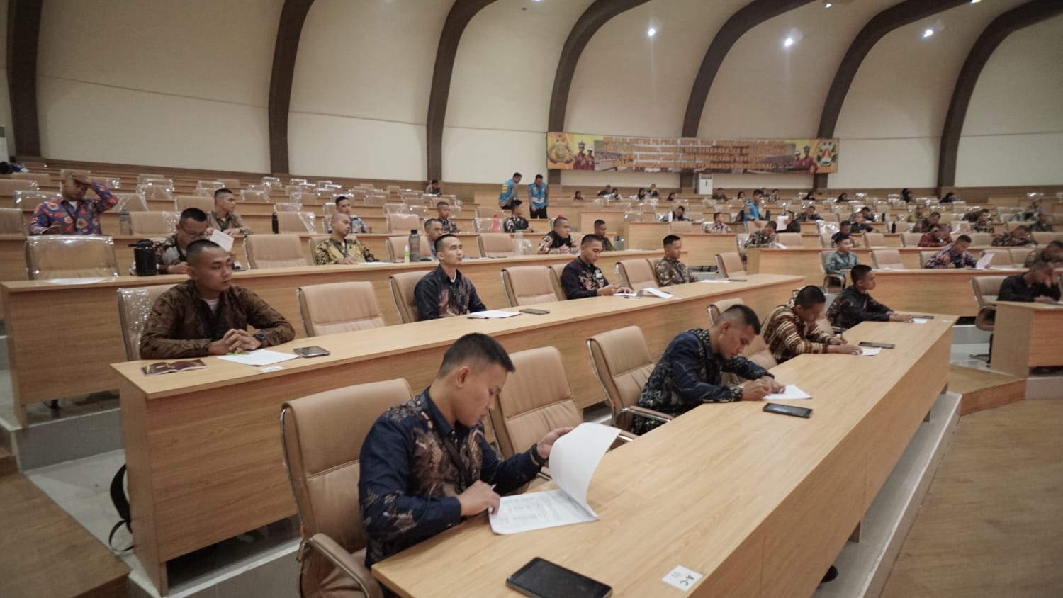 Suasana seleksi penerimaan anggota melalui Sekolah Inspektur Polisi Sumber Sarjana (SIPSS) Tahun Anggaran 2024. 