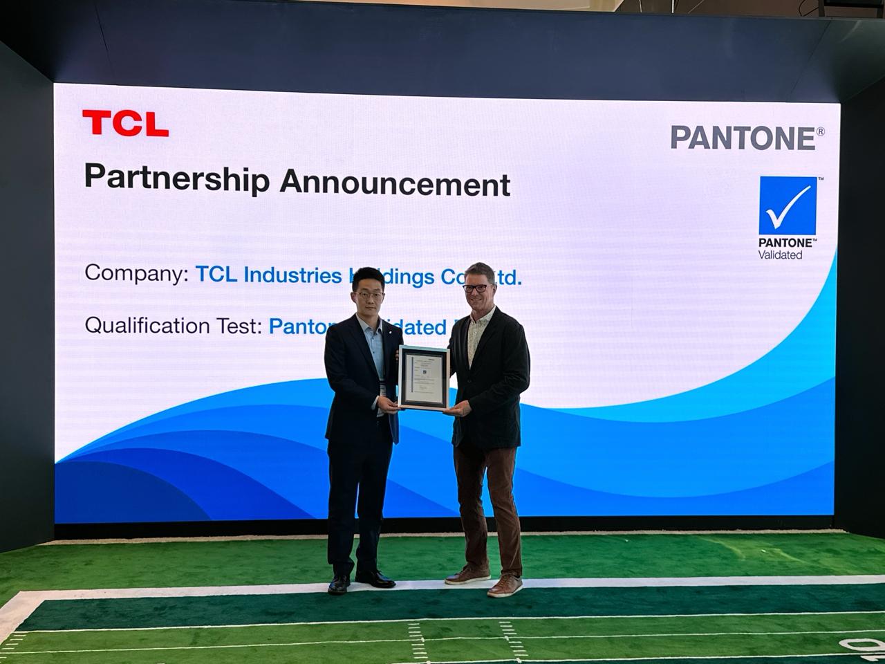 TCL Electronics meraih prestasi luar biasa yakni 30 penghargaan prestisius pada ajang Consumer Electronics Show (CES) 2024.