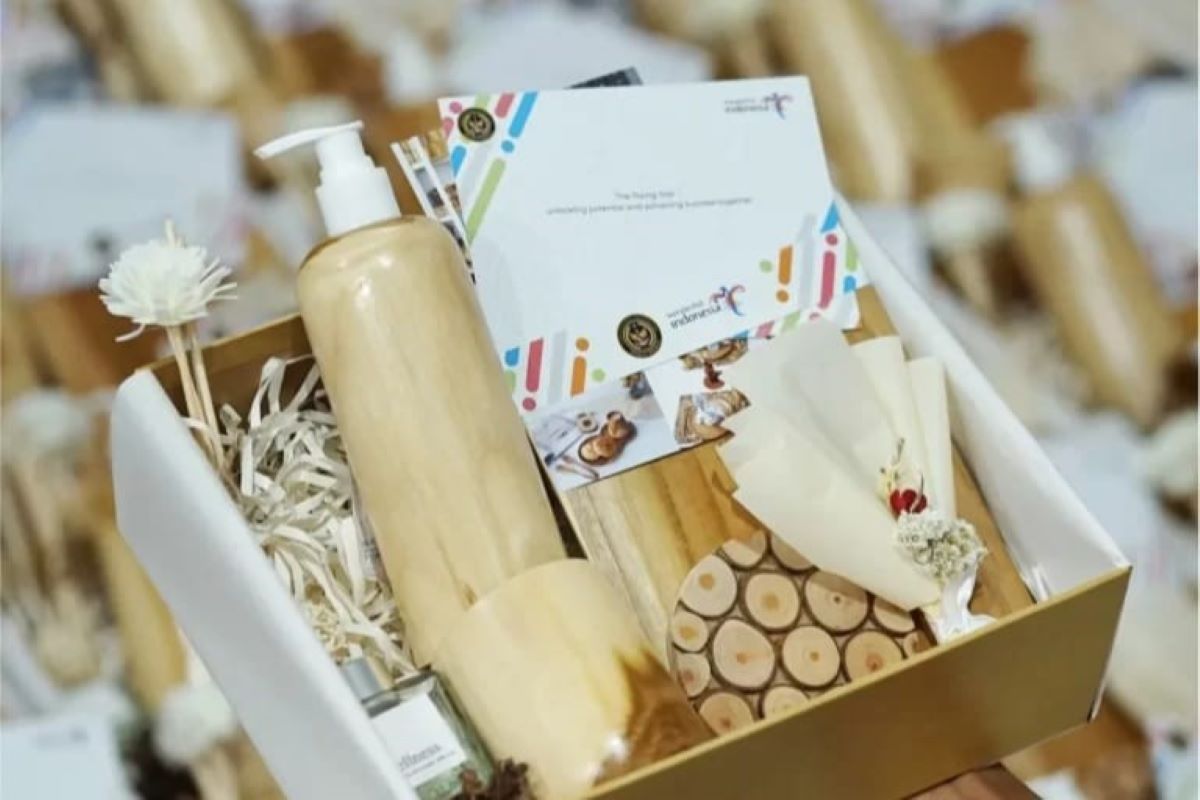 Salah satu produk yang diproduksi dan dijual Dekayu Wooden Craft & Gift