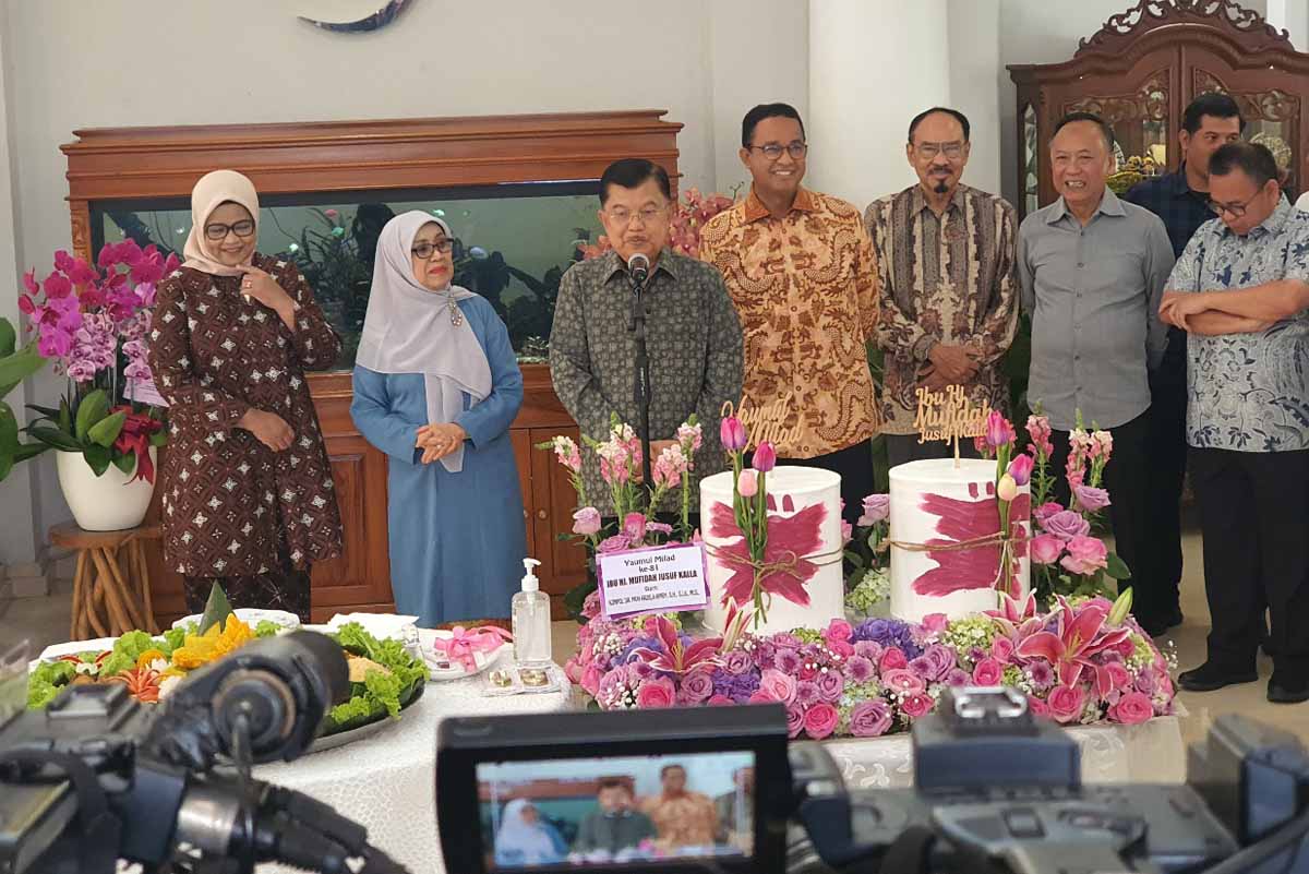 Capres Anies Baswedan menghadiri perayaan ulang tahun ke-81 dari istri JK, Mufidah Kalla.
