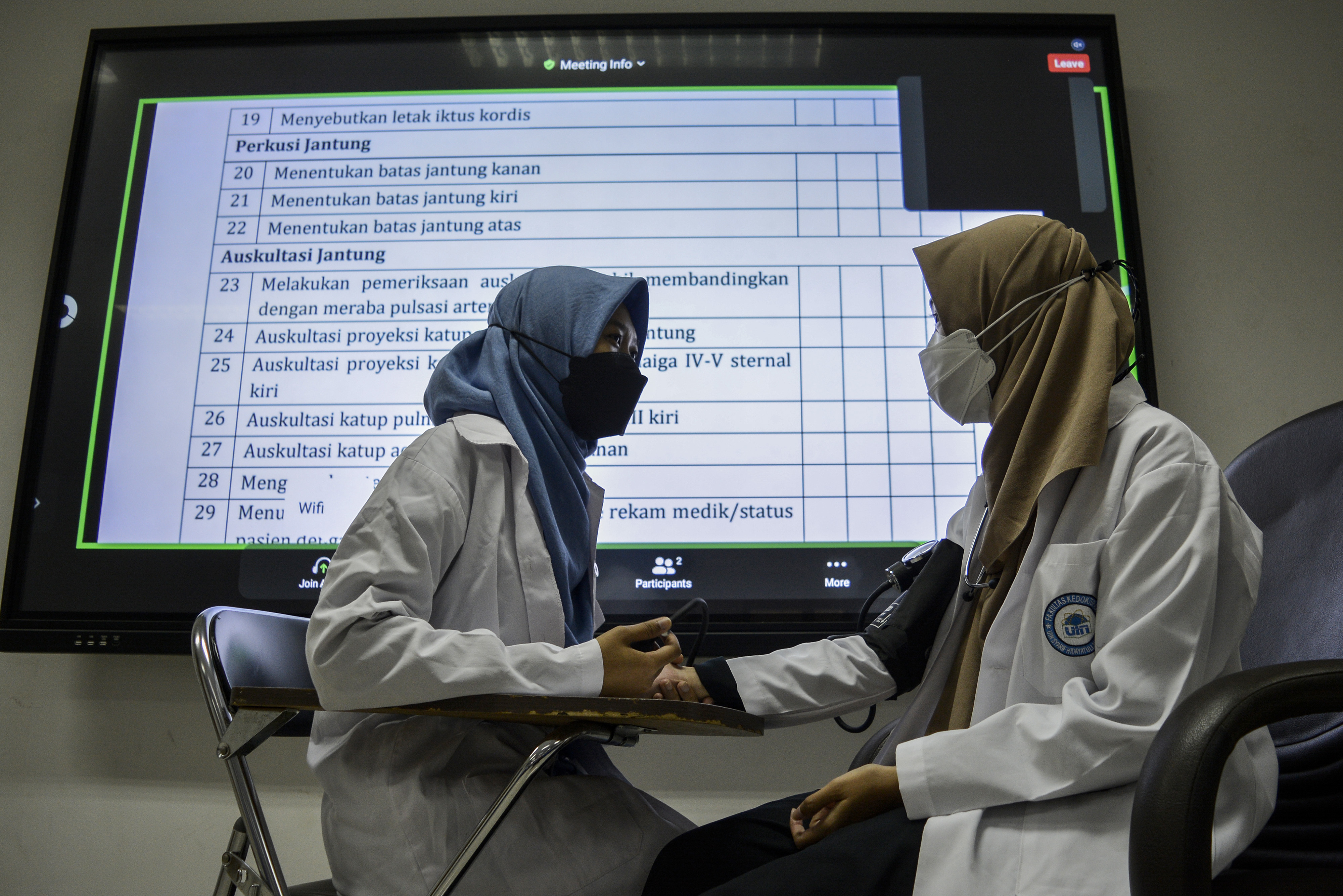 KEBUTUHAN DOKTER: Kementerian Kesehatan menambah kuota beasiswa kedokteran dari 300 penerima pada 2022 menjadi 1.500 penerima pada 2023. 