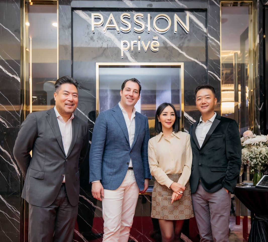 Perhiasan berlian Royal Asscher Cut resmi diluncurkan di Passion Prive Plaza Indonesia, Jakarta, dan Plaza Senayan, Jakarta.