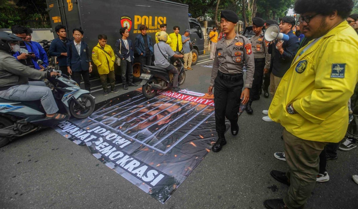 Ilustrasi: badan Eksekutif Mahasiswa Seluruh Indonesia (BEM SI) berunjuk rasa di depan Gedung KPU, Jakarta