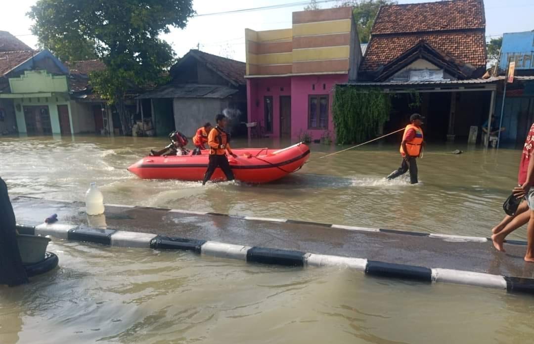 Banjir di Demak mulai surut setelah tanggul yang jebol diperbaiki. Sampai saat ini nilai kerugian akibat banjir mencapai Rp117 miliar.