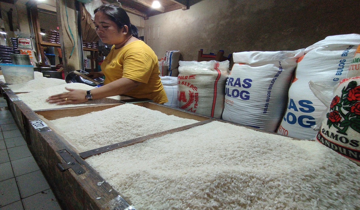 Pedagang beras di Jakarta