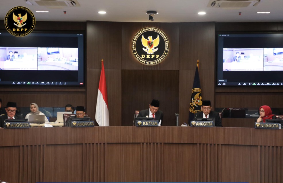 Suasana sidang DKPP