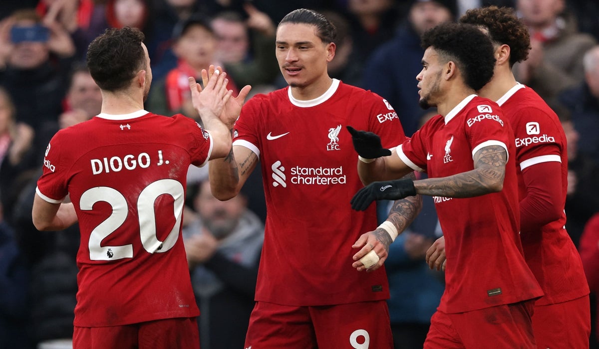 Para pemain Liverpool melakukan selebrasi usai mencetak gol ke gawang Burnley di laga Liga Primer Inggris.