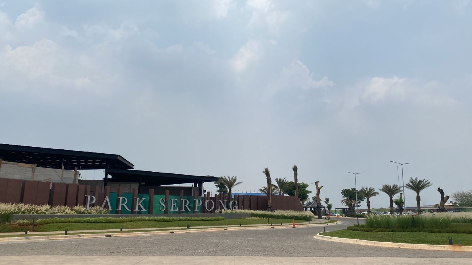 Kawasan Park Serpong yang dikembangkan LPKR