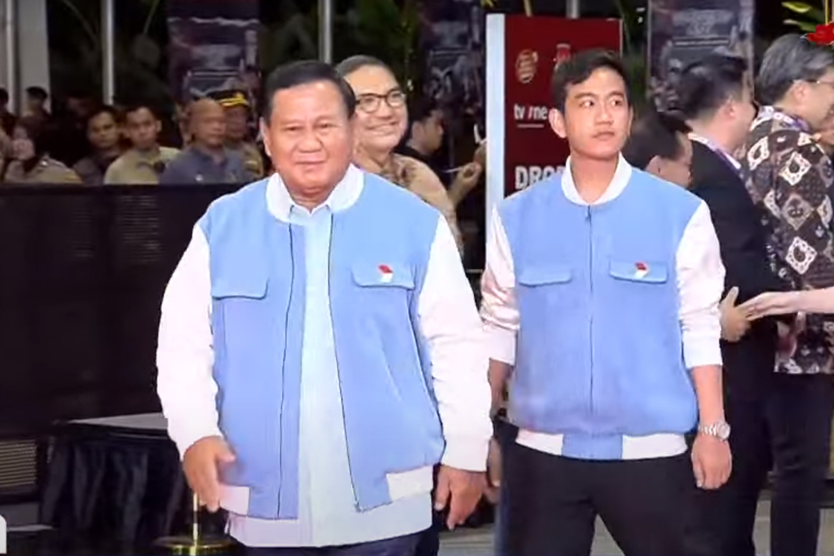 Prabowo Subianto (kiri) dan Gibran Rakabuming Raka.
