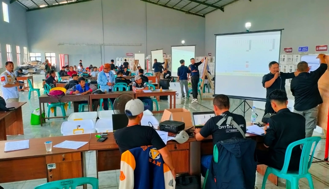 Panitia Pemilihan Kecamatan (PPK) Cibeber Kabupaten Cianjur melaksanakan pleno terbuka hasil perolehan suara Pemilu 2024