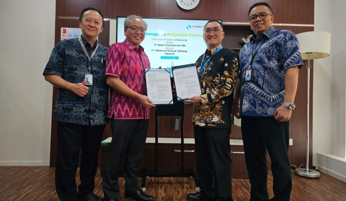 PT Bank JTrust Indonesia Tbk (J Trust Bank) dengan melakukan penandatangan kerjasama dengan PT Adiwisista Finansial Teknologi