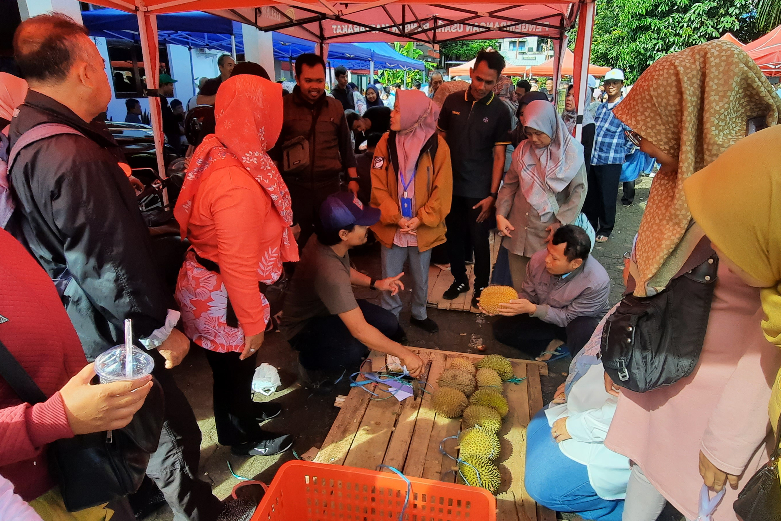 Komoditas durian yang ditampilkan di Cianjur Agricultural Show.