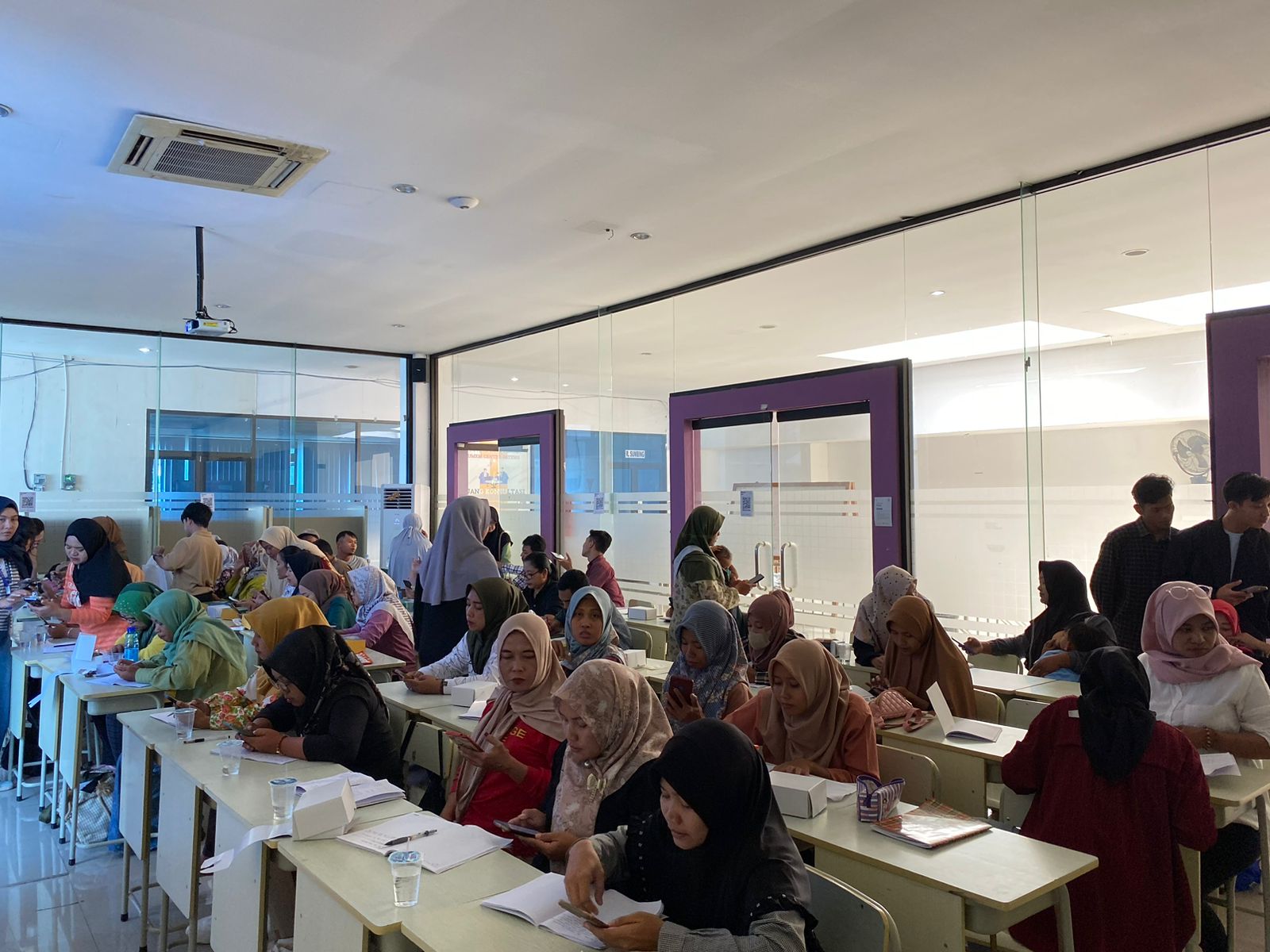 Karier.mu menawarakan sembilan bidang kompetensi pelatihan untuk program Prakerja.