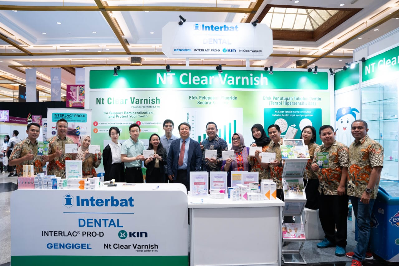 Interbat mengenalkan produk untuk kesehatan gigi Interlac Pro-D dan Nt Clear Varnish di Jakarta.