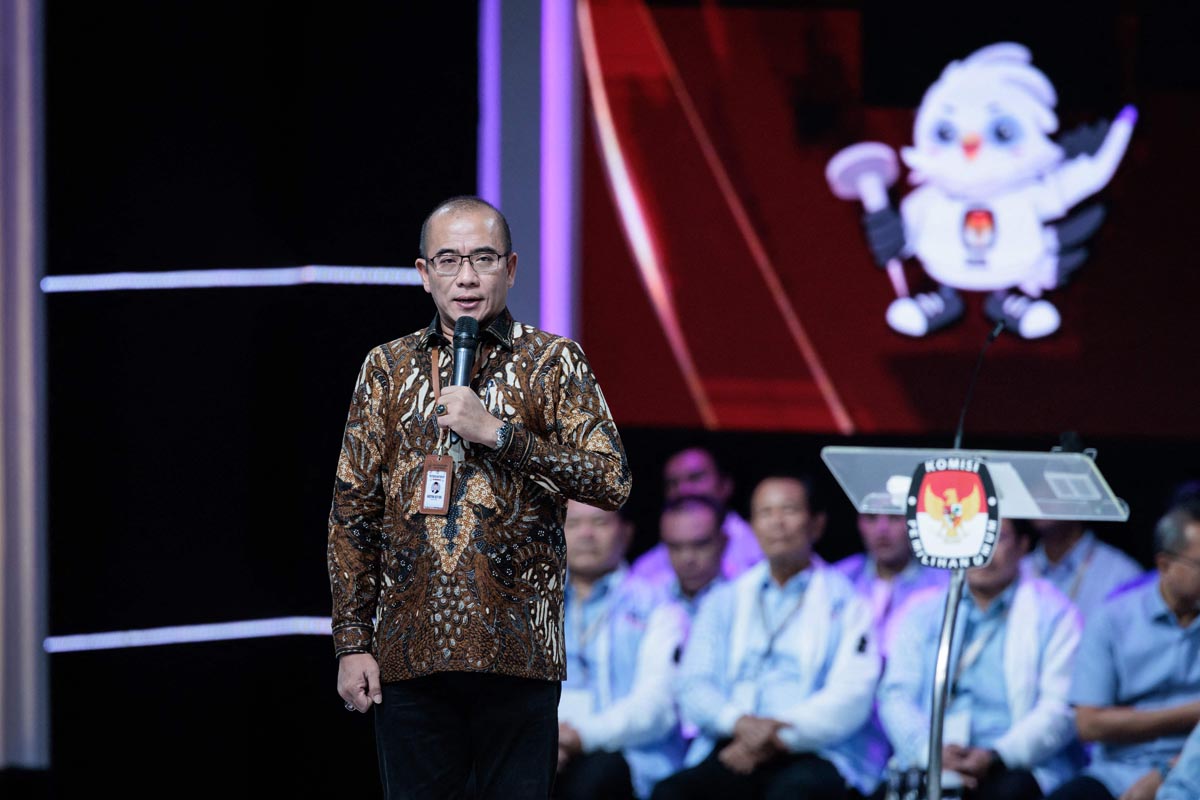 Ketua KPU Hasyim Asy'ari terbukti melakukan pelanggaran kode etik dan pedoman perilaku penyelenggara pemilu.