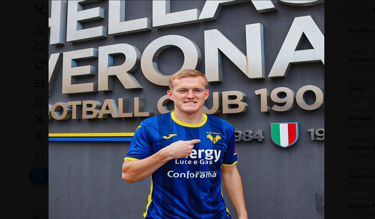 Penyerang baru Verona Karol Swiderski