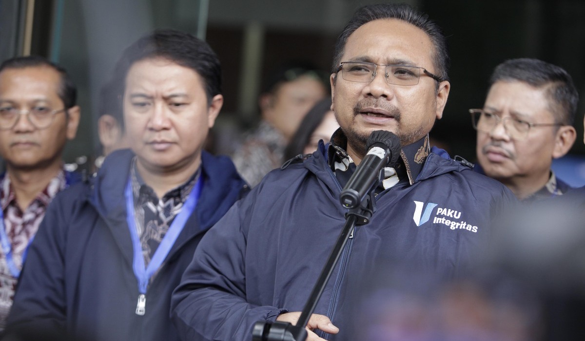 Menteri Agama (Menag) Yaqut Cholil Qoumas (tengah).