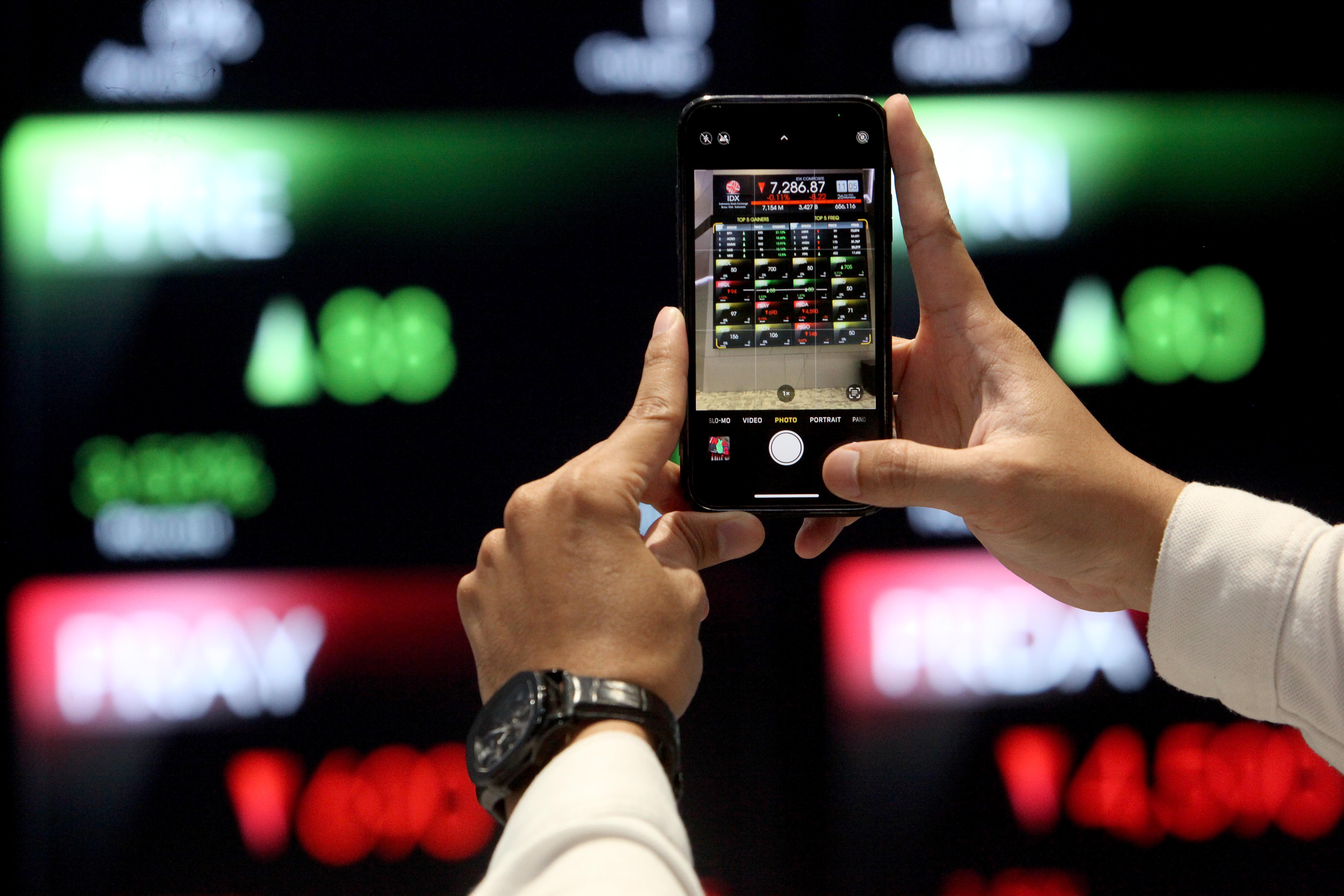 Investor Wait and See Inflasi Domestik, IHSG Diprediksi Variatif