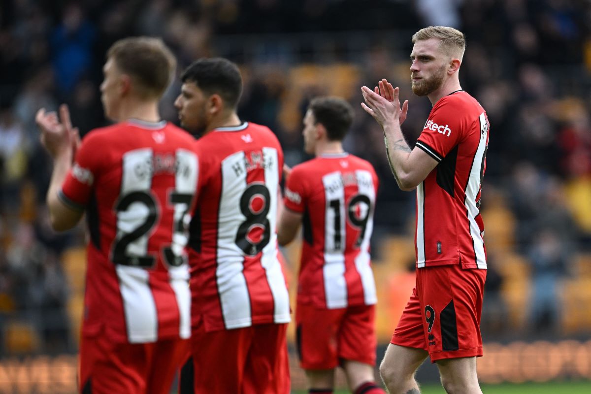 Para pemain Sheffield United memberi apresiasi kepada para fan yang terus memberikan dukungan.