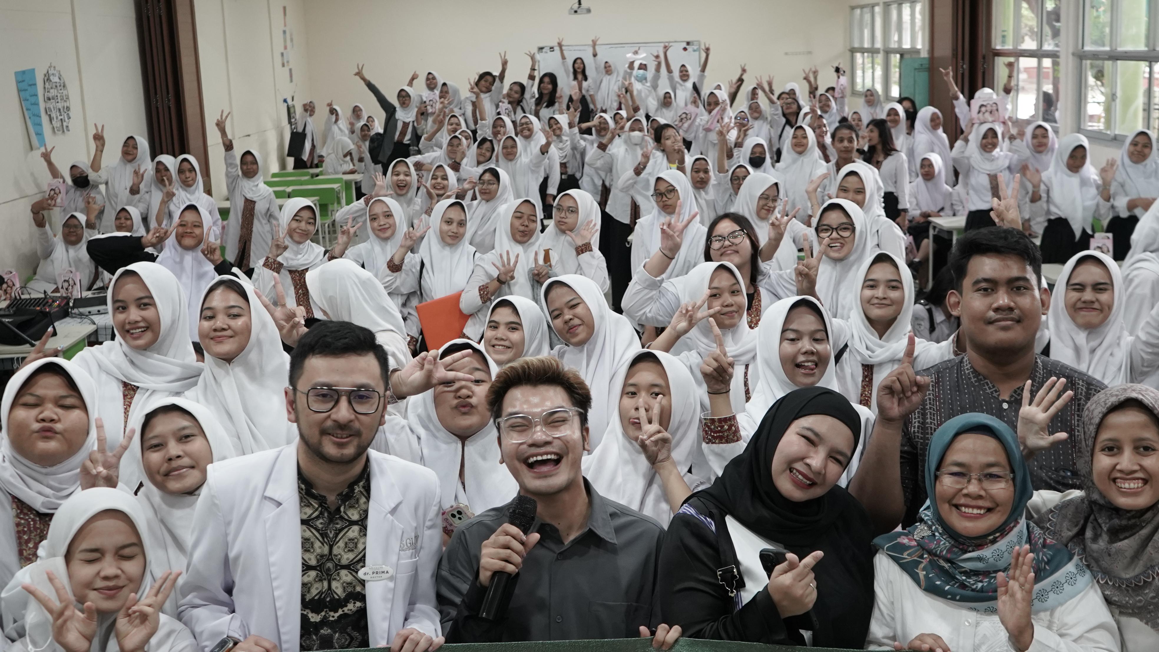 MS Glow bergandengan tangan dengan MS Glow Aesthetic Clinic menggelar  program Glow to School.