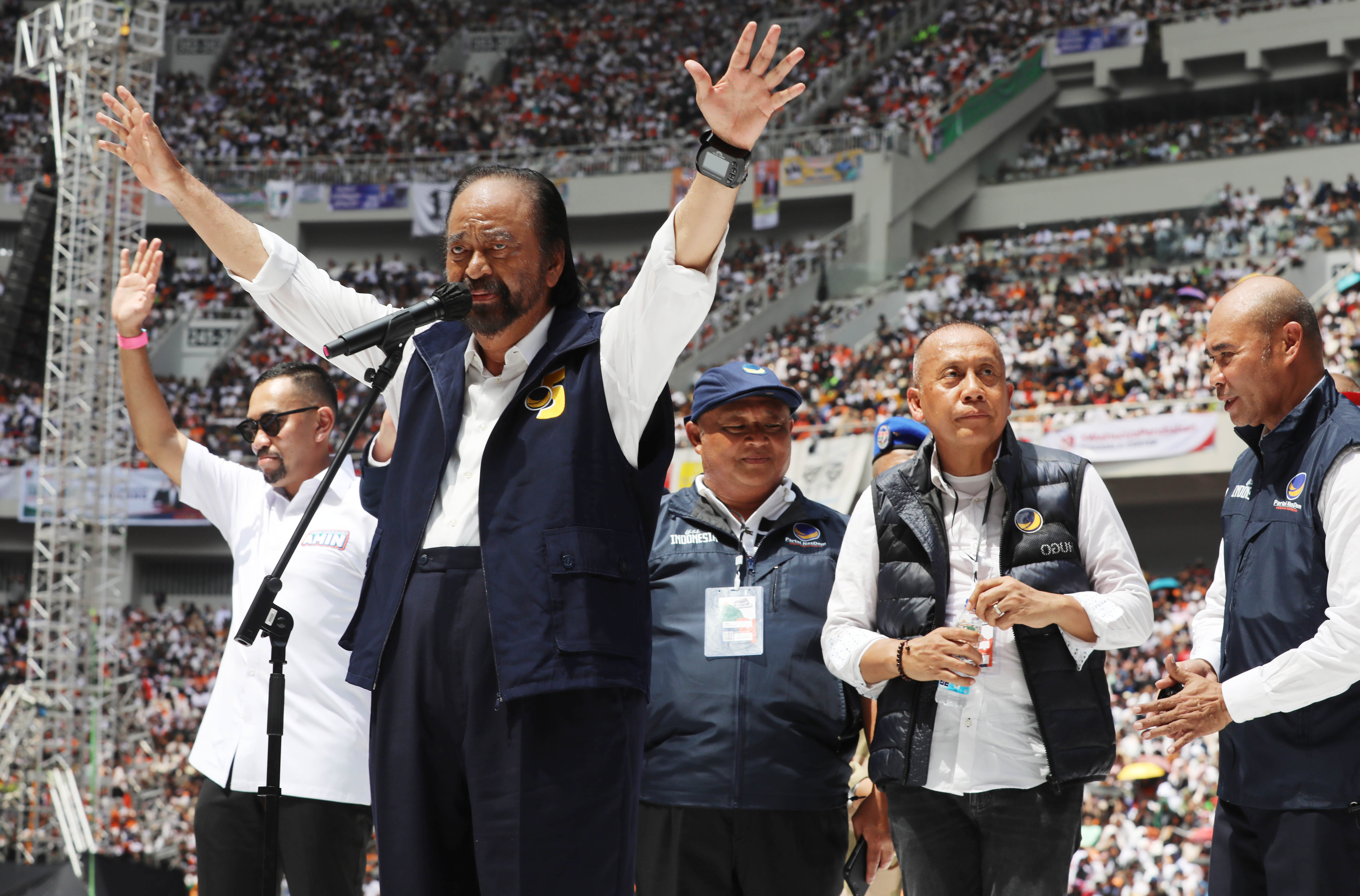 Ketua Umum Partai NasDem Surya Paloh menyampaikan orasi politik