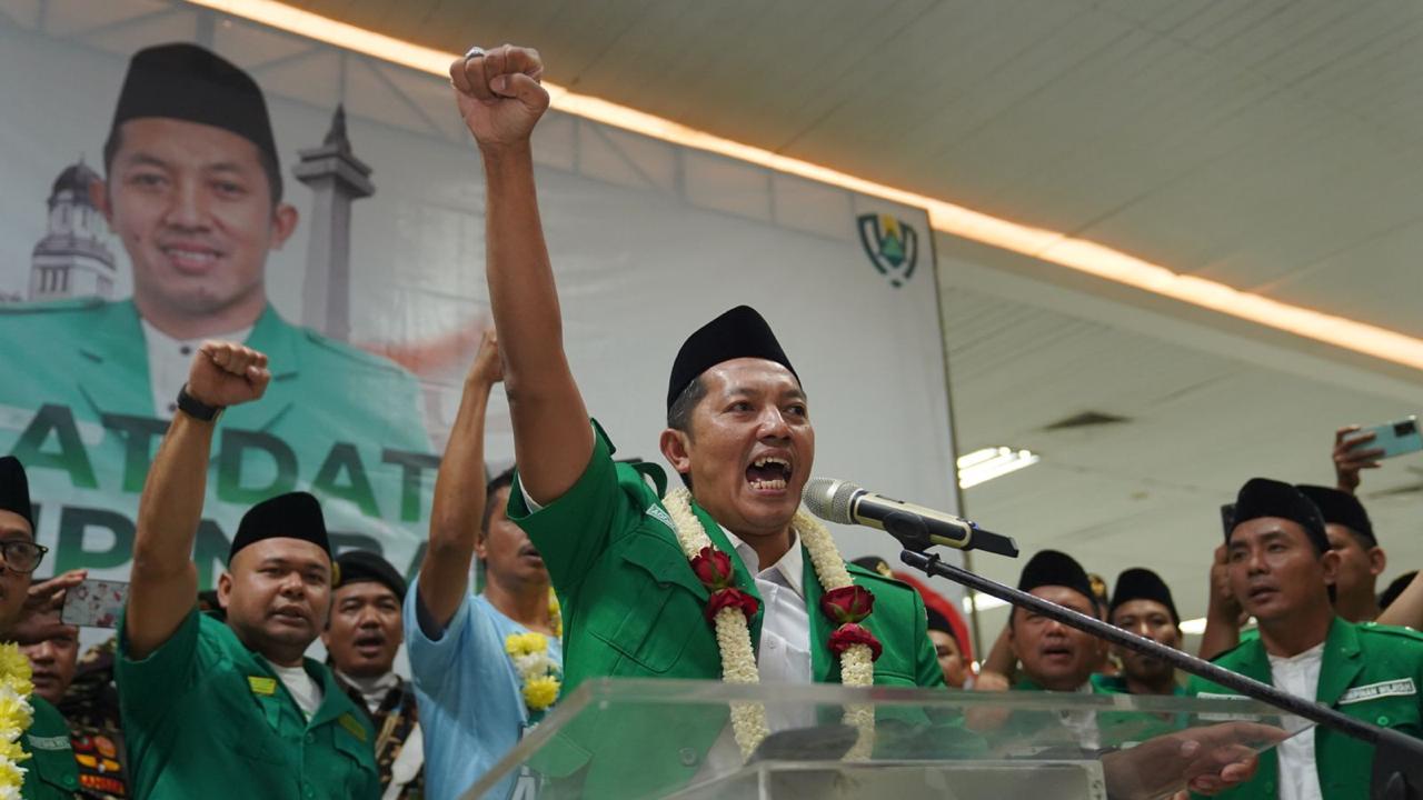 Ketua Umum PP GP Ansor Addin Jauharuddin, menilai bahwa jika cinta sama negeri ini, harus gunakan hak pilih pada 14 Februari 2024 besok. 