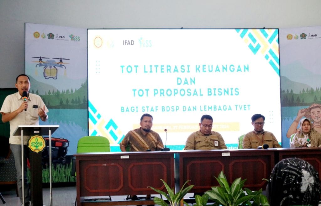 Pelatihan Training of Trainers (TOT) Literasi Keuangan dan Proposal Bisnis untuk para staf BDSP Batch II. 