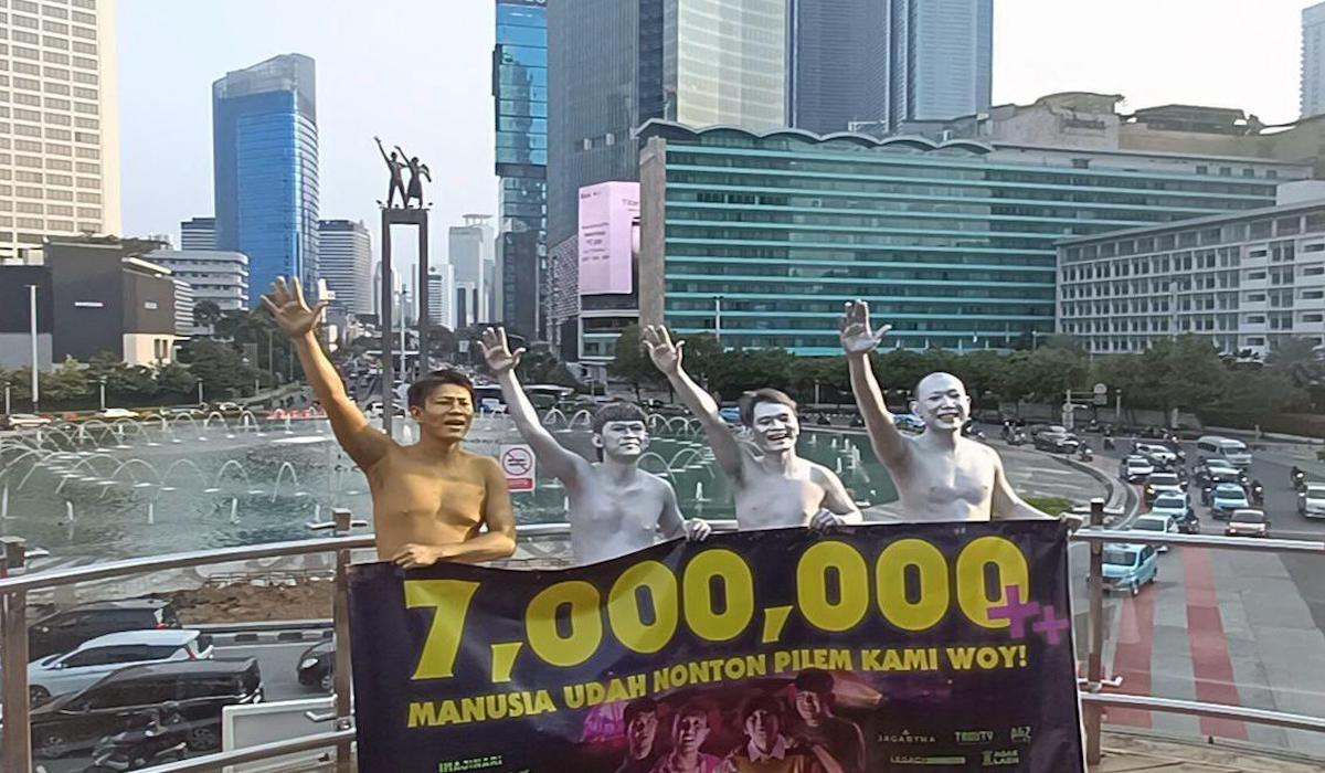 Pemain Agak Laen jadi manusia silver