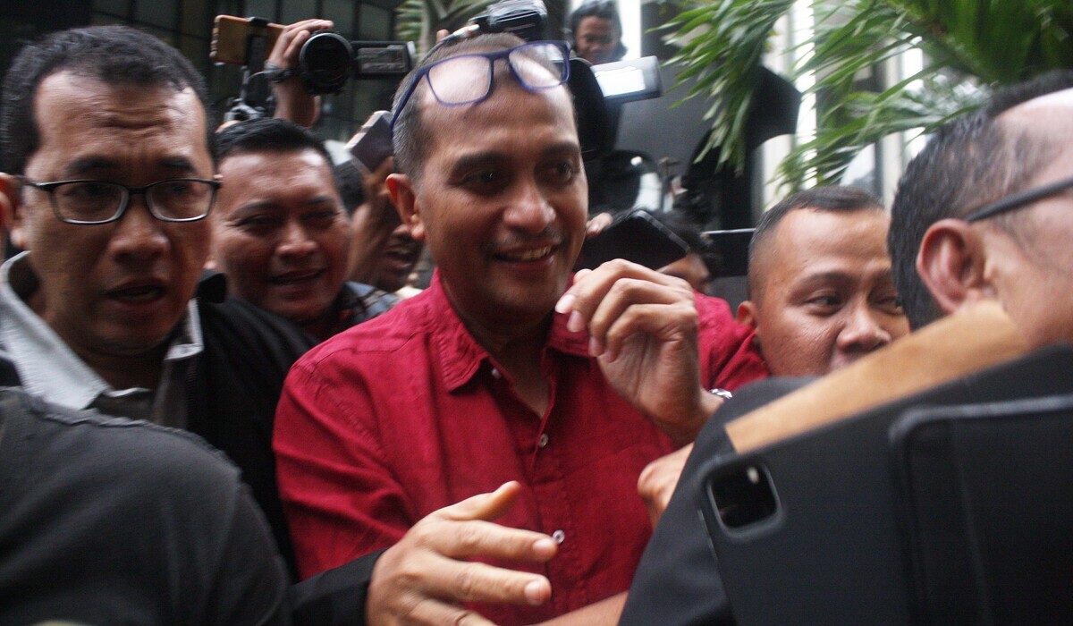 Wamenkumham  Edward Omar Sharif Hiariej alias Eddy Hiariej.