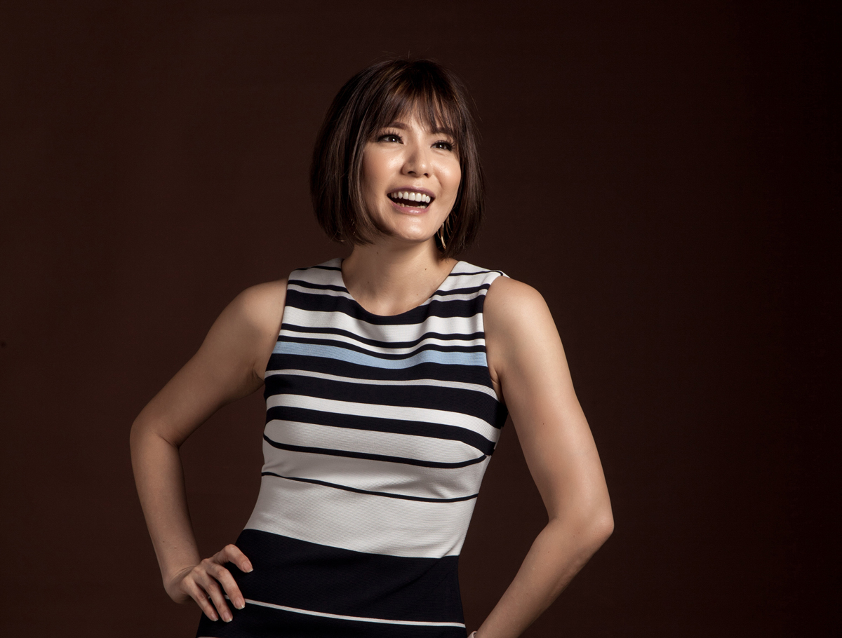 Olga Lydia mempertanyakan gaji beberapa profesi yang dinilai belum layak seperti guru, dokter, hingga perawat.