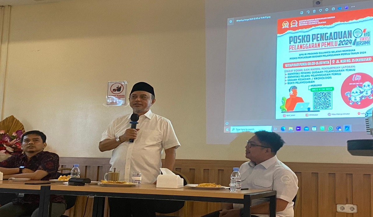 Pembukaan posko pelanggaran pemilu 2024 di Makassar