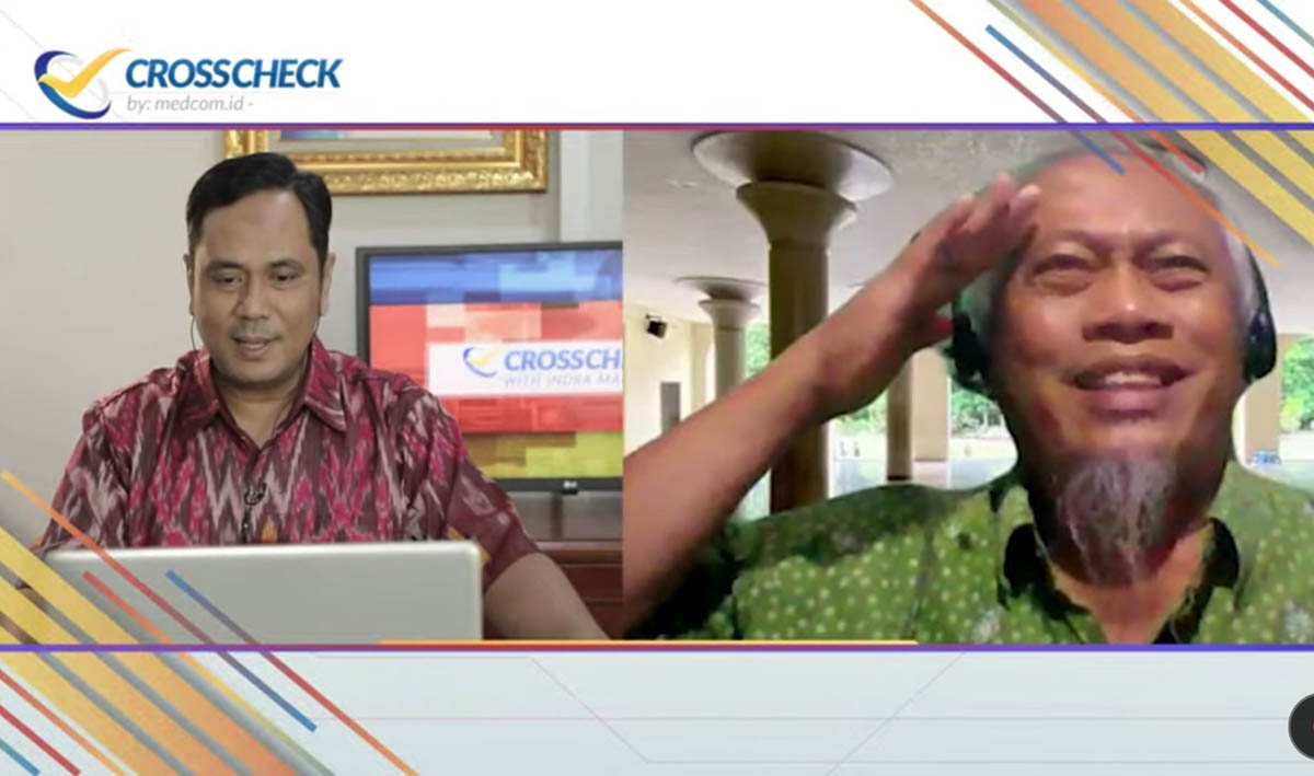 Guru Besar UGM Prof Koentjoro S meminta Presiden Joko Widodo kembali ke nilai-nilai UGM dan demokrasi Pancasila.