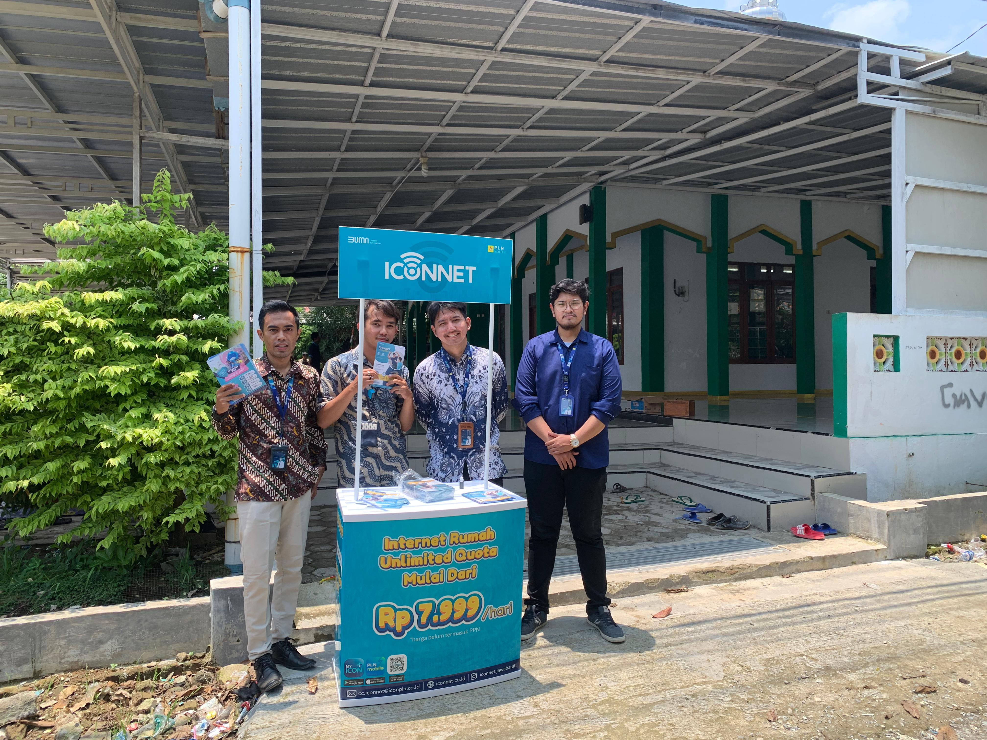 PLN Icon Plus menghadirkan layanan internet Iconnet gratis untuk masyarakat Arjawinangun, Kabupaten Cirebon, Jawa Barat (Jabar).