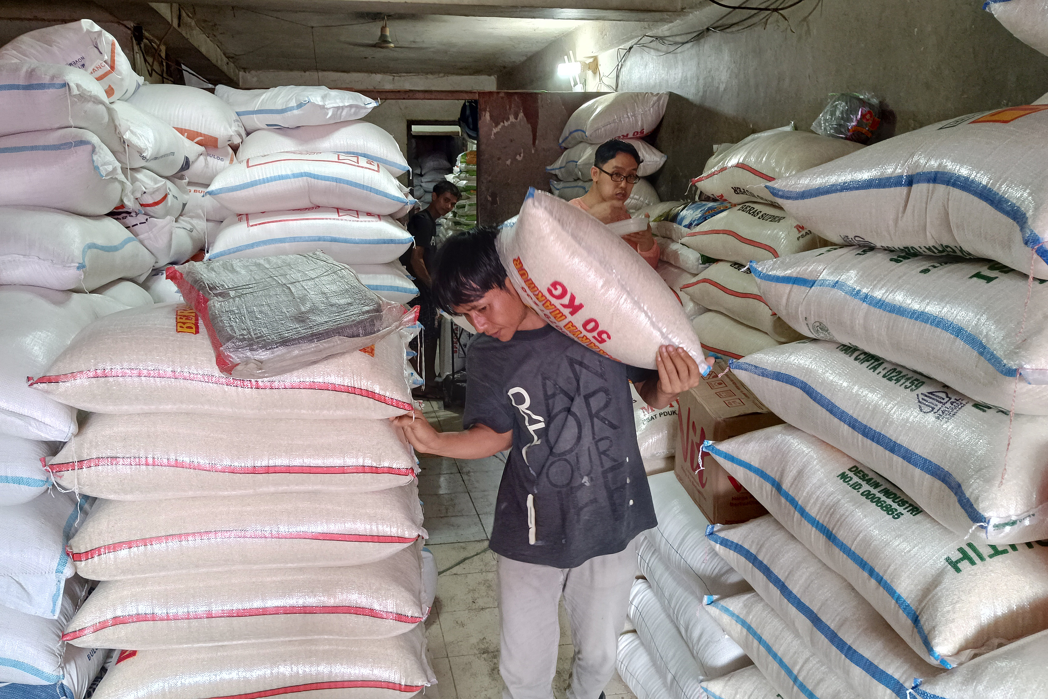 Pedagang Banyumas Kesulitan Peroleh Pasokan Beras, Harga Masih Rp16 Ribu/Kg