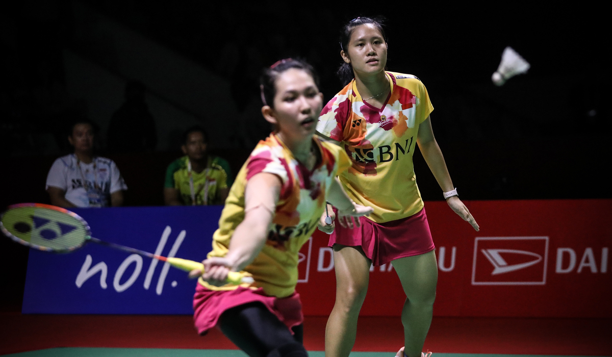 Pebulu tangkis ganda Putri Indonesia Lanny Tria Mayasari-Ribka Sugiarto.