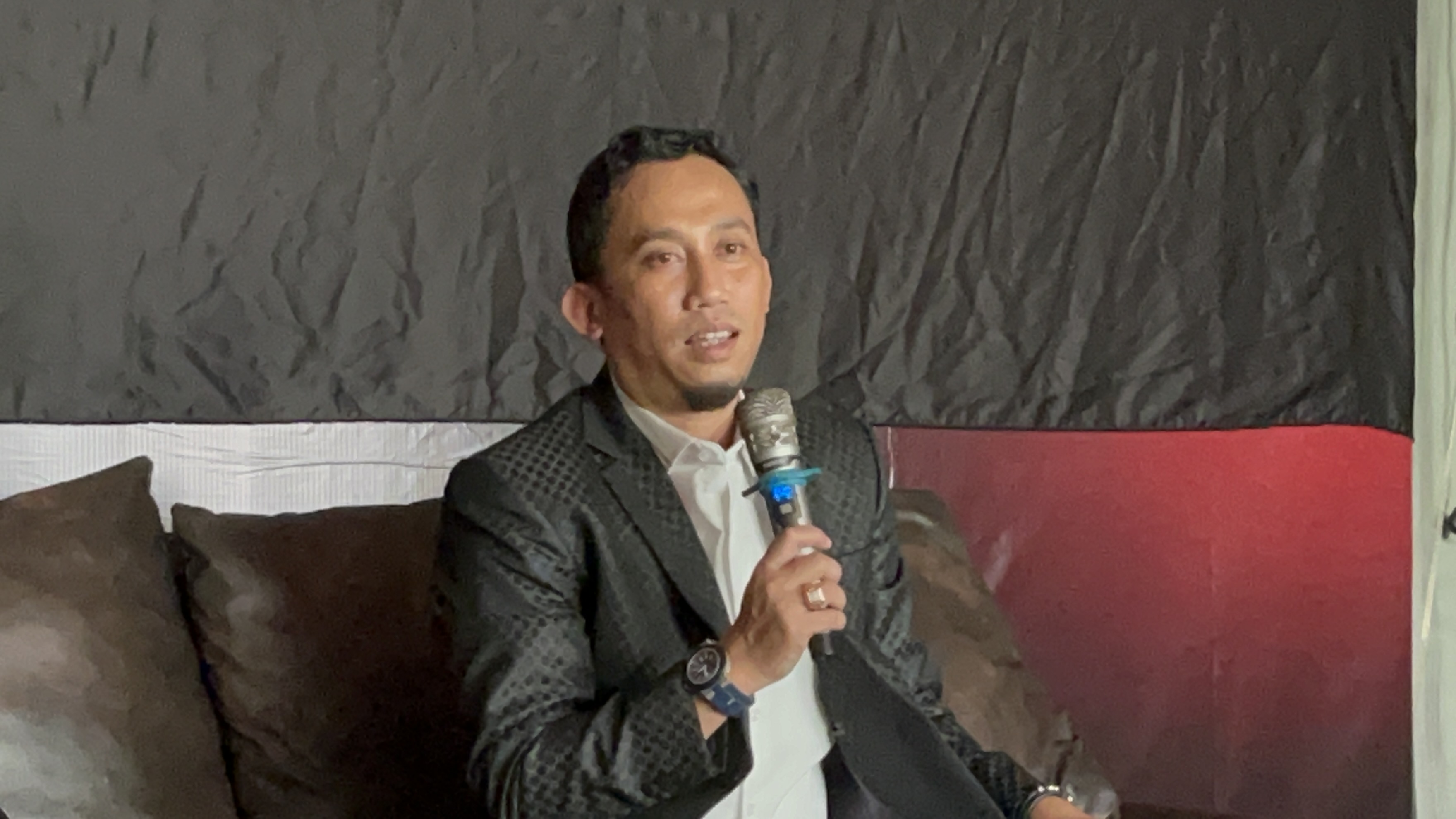 Kuasa Hukum Helmut, Resmen Kadapi 