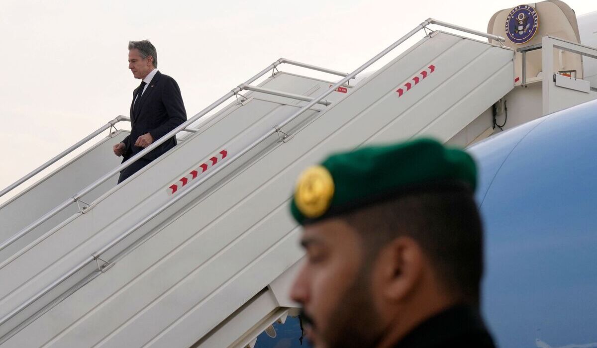 Menteri Luar Negeri (Menlu) AS, Antony Blinken saat tiba di Arab Saudi, 5 Februaru 2024.