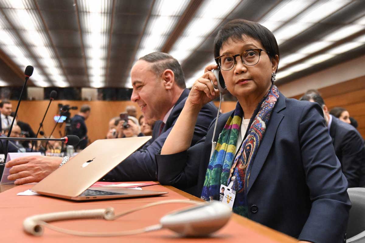 Menlu Retno Marsudi mendorong dunia untuk bersama-sama mendesak pemilik senjata nuklir mengikuti protokol pelucutan. 