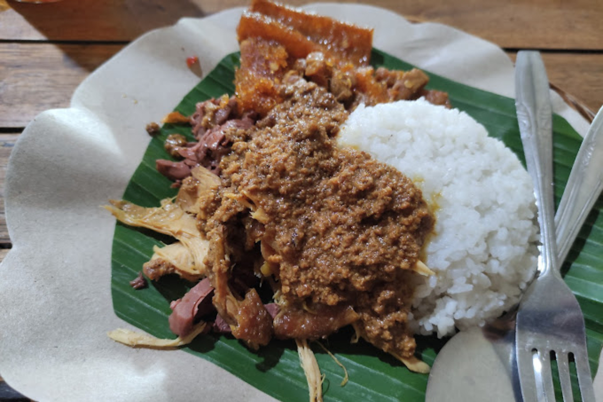Gudeg Yu Djum menjadi salah satu dari tiga rekomendasi kuliner di Jogja, untuk wisatawan yang liburan ke Yogyakarta wajib mencicipi kuliner 