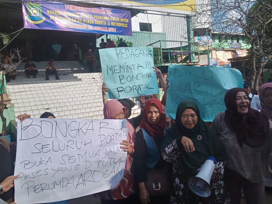 Pedagang pasar anyar menolak di relokasi