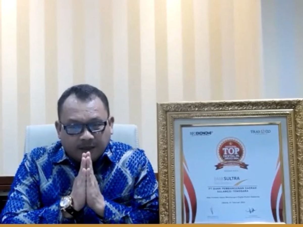 Direktur Umum Bank Sultra Ronal Siahaan.