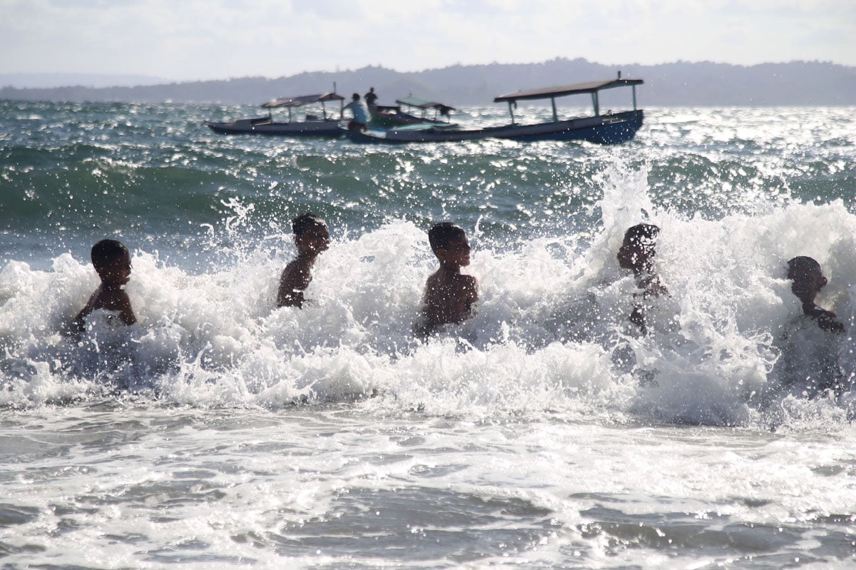 Gelombang Perairan Selatan Kalimantan Capai Empat Meter