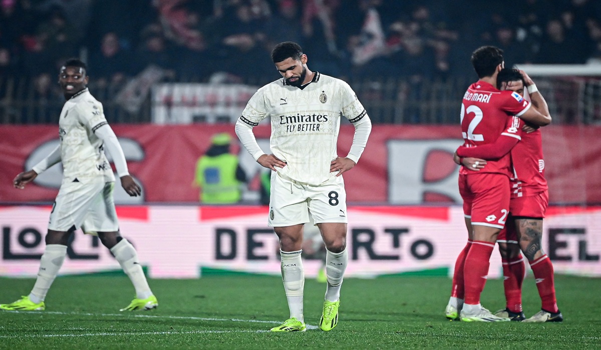 Gelandang Ruben Loftus-Cheek bereaksi usai AC Milan kalah dari Monza di laga Serie A