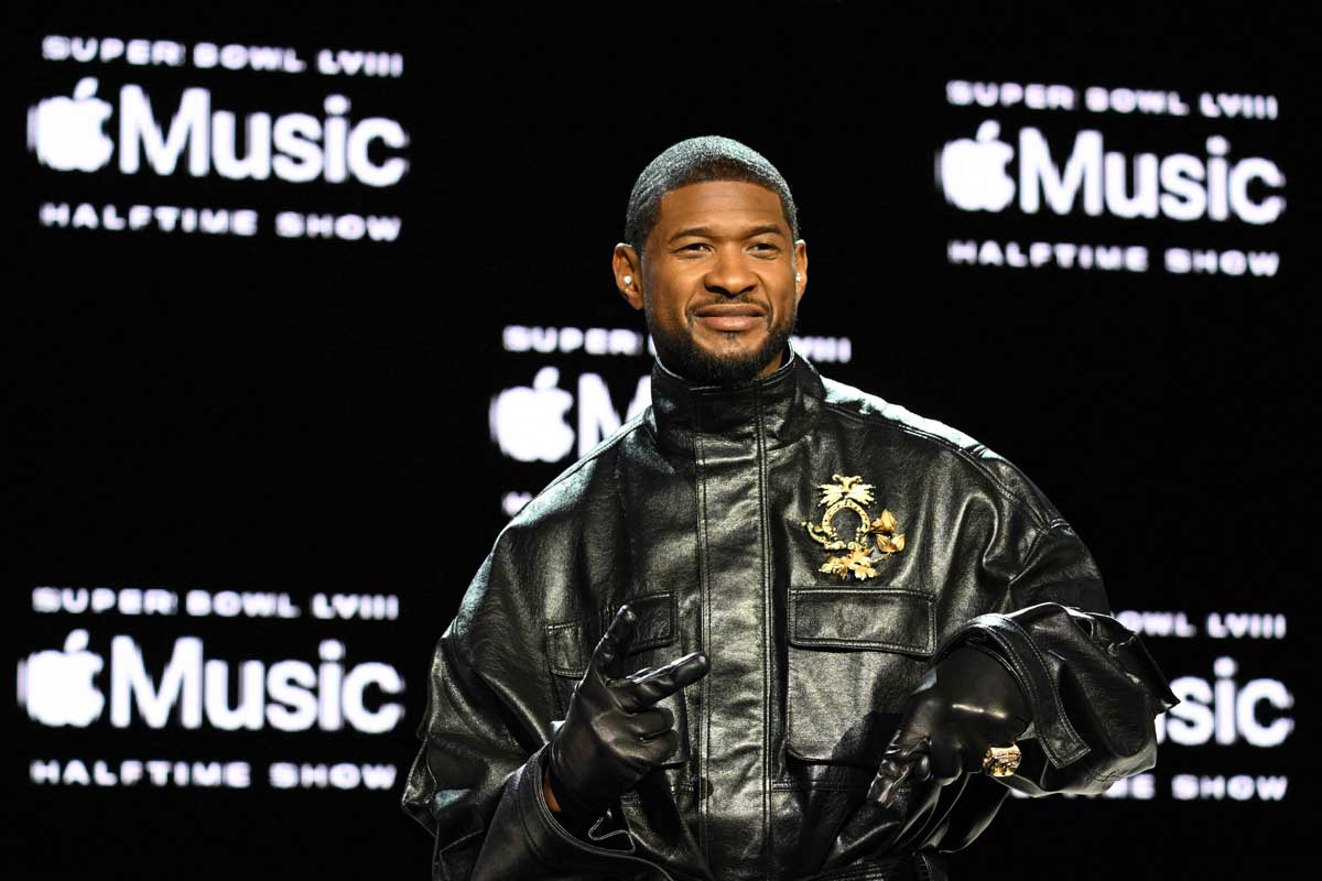 Penyanyi R&B, Usher, merilis bocoran pertunjukan Super Bowl halftime-nya akan dimeriahkan oleh bintang tamu misterius. 