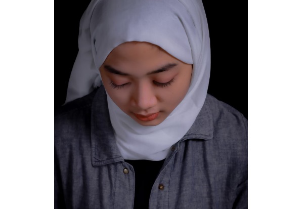 Riasan ringan dapat menjaga penampilan tetap segar saat berpuasa.