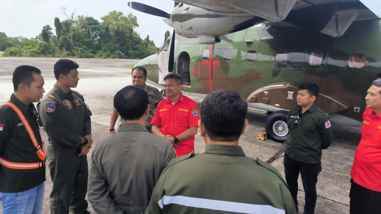 Persiapan operasi operasi (Teknologi Modifikasi Cuaca) untuk mengatasi dan mengantisipasi kebakaran hutan dan lahan di sejumlha dearah.
