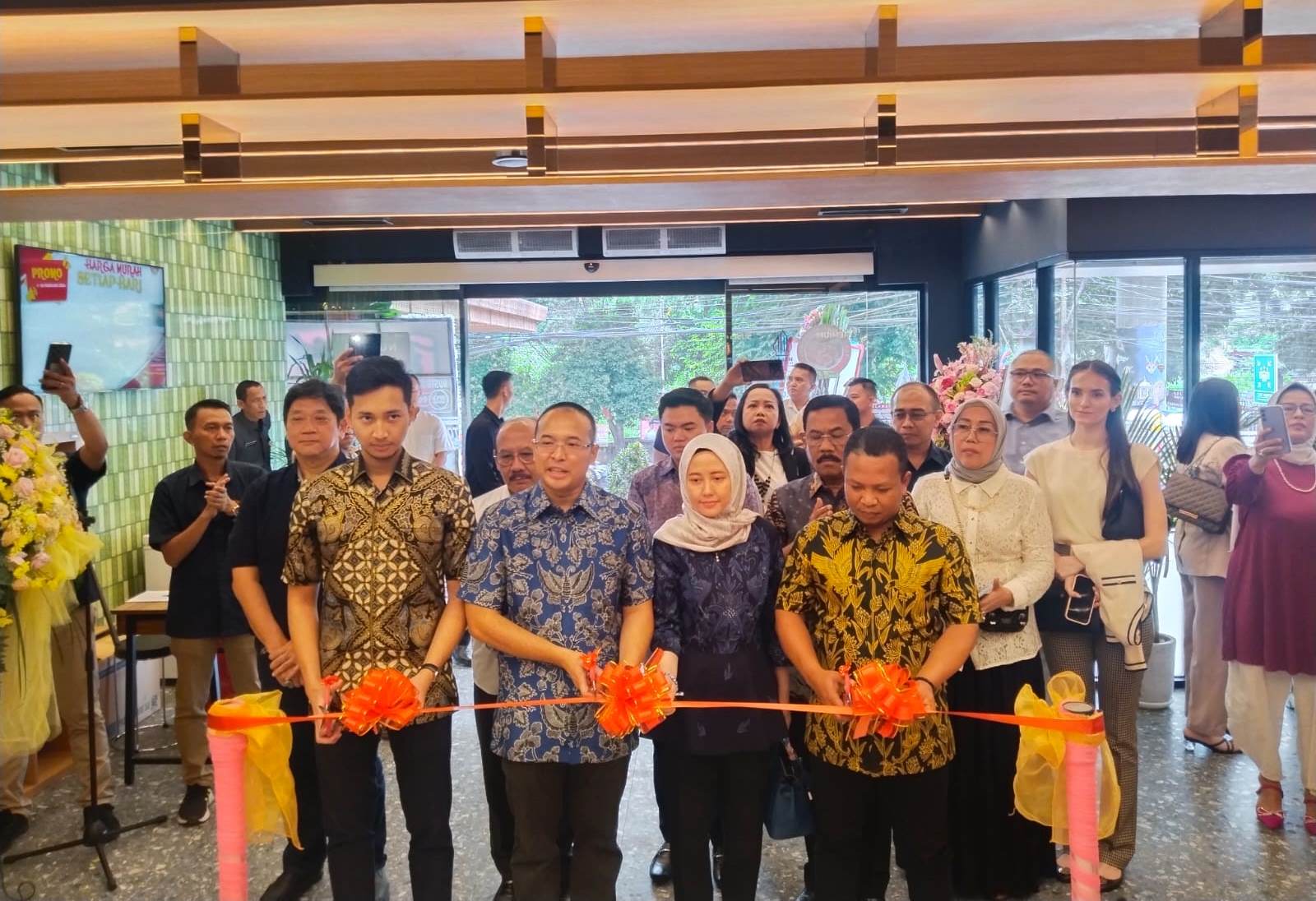 Toko Daging Nusantara (TDN) membuka cabang ke-10 di Jl Pangeran Antasari No 8, Kemang, Jakarta Selatan, Senin (5/2).