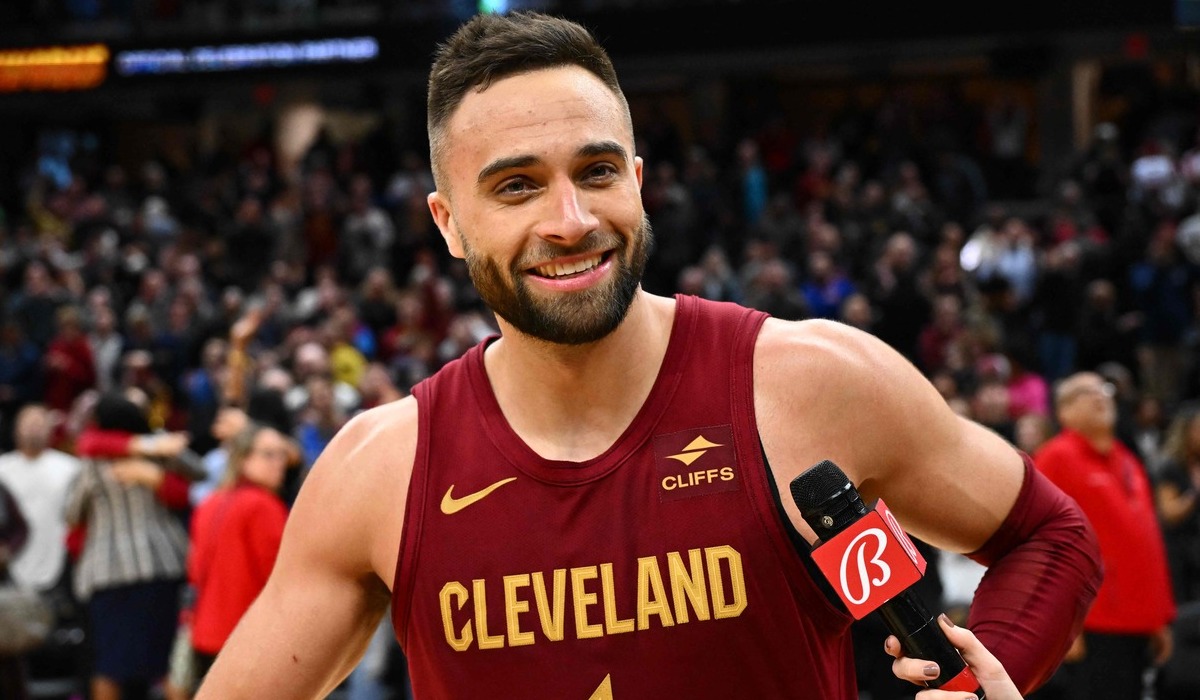 Max Strus #1 pemain  Cleveland Cavaliers.