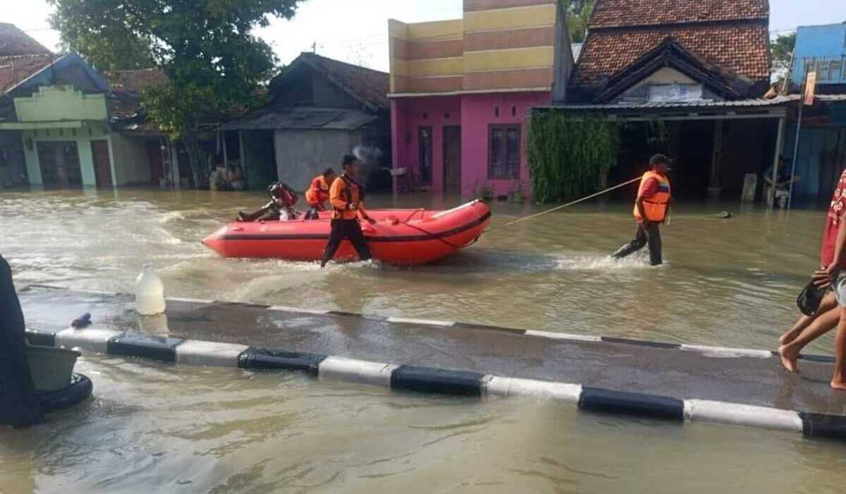 Cuaca ekstrem hingga menyebabkan banjir di Demak, Jateng.
